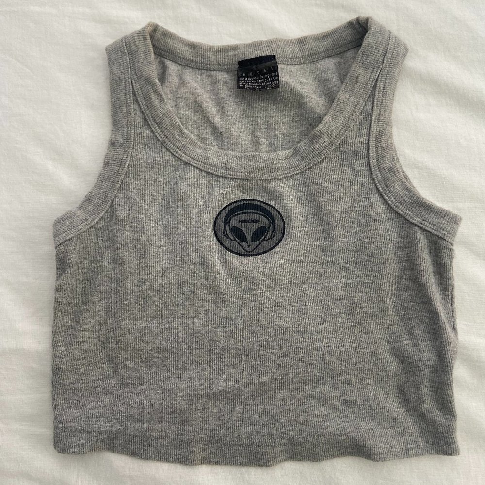 Koogi Cropped Sleeveless Shirt